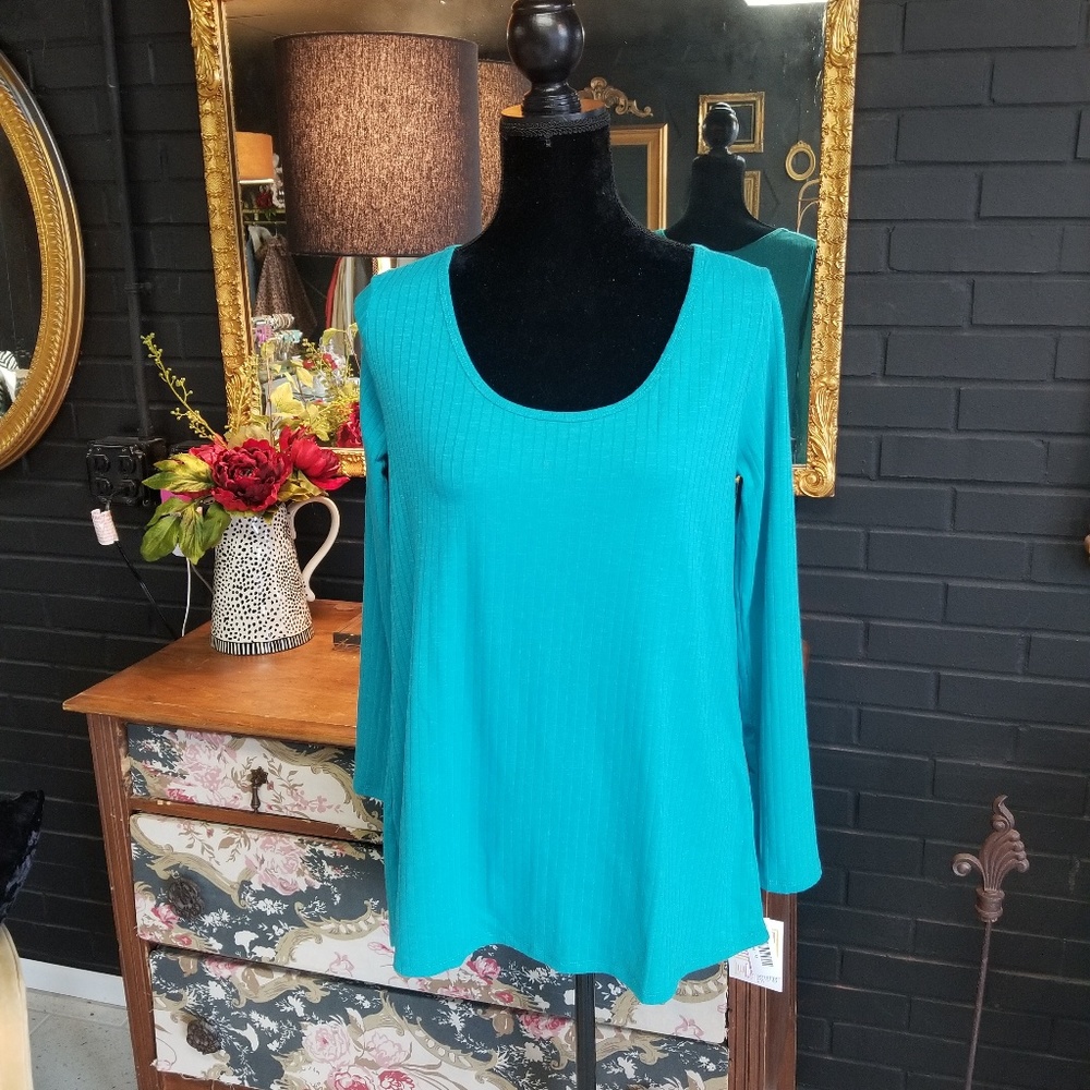 Lularoe Lynnae - Picture 1 of 4